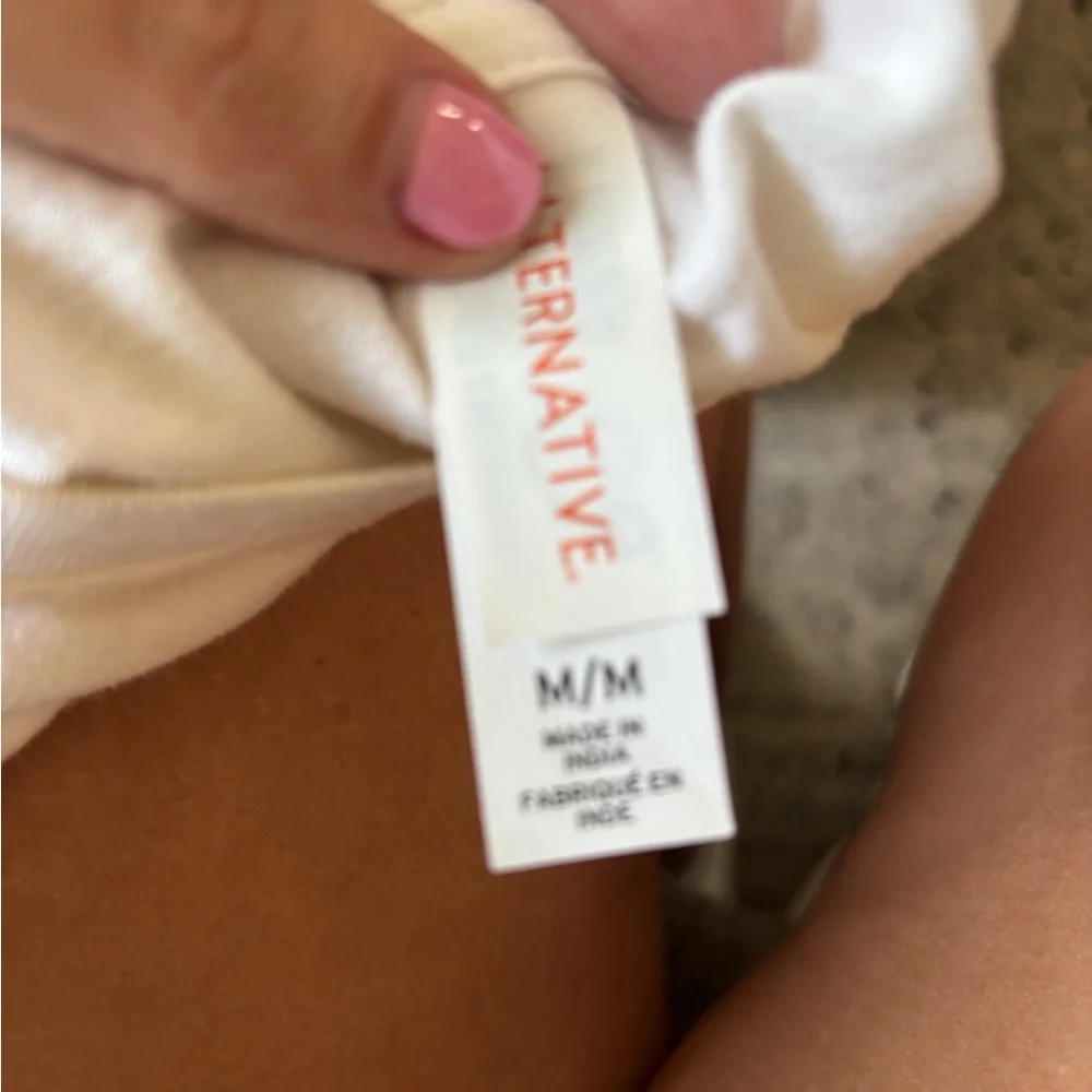 Western White Tee with cowgirl graphic Medium - Picture 3 of 4